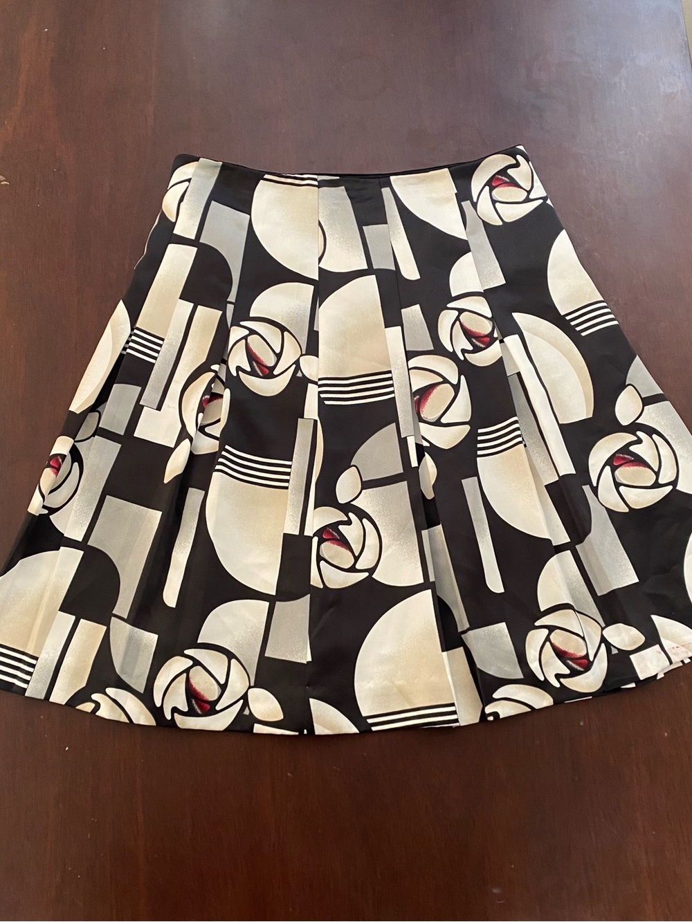 White House Black Market Greometric Print Skirt Size 02